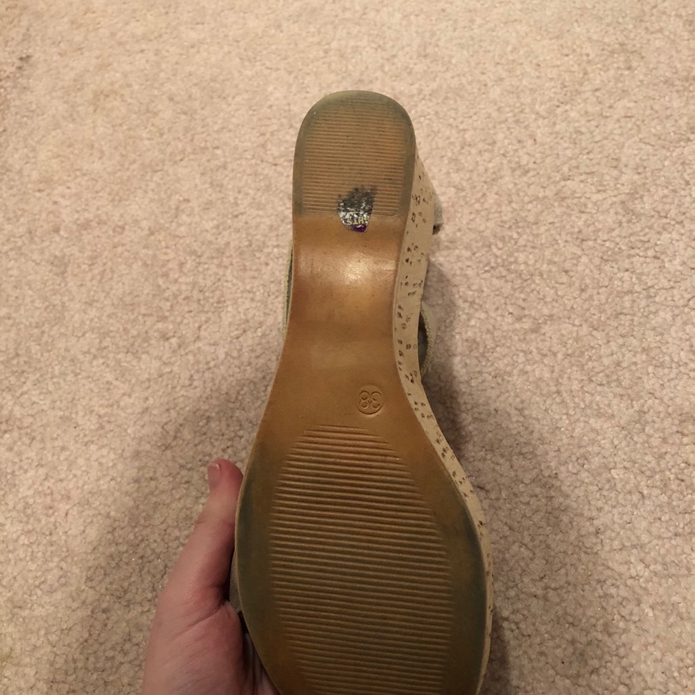 Beige wedges - Picture 7 of 8